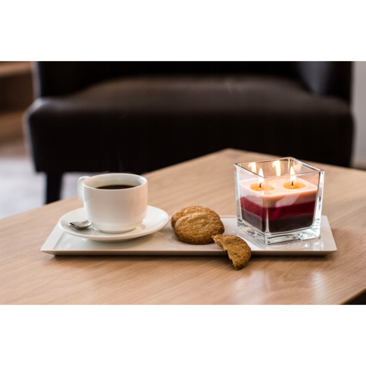 Bispol Tricolor sviečka 170g snk80-202 - Vanilla Cupcake